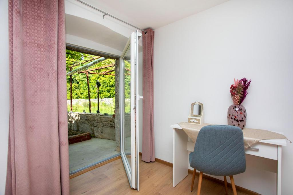 Zdjęcie z galerii obiektu Holiday house Nono w mieście Labin