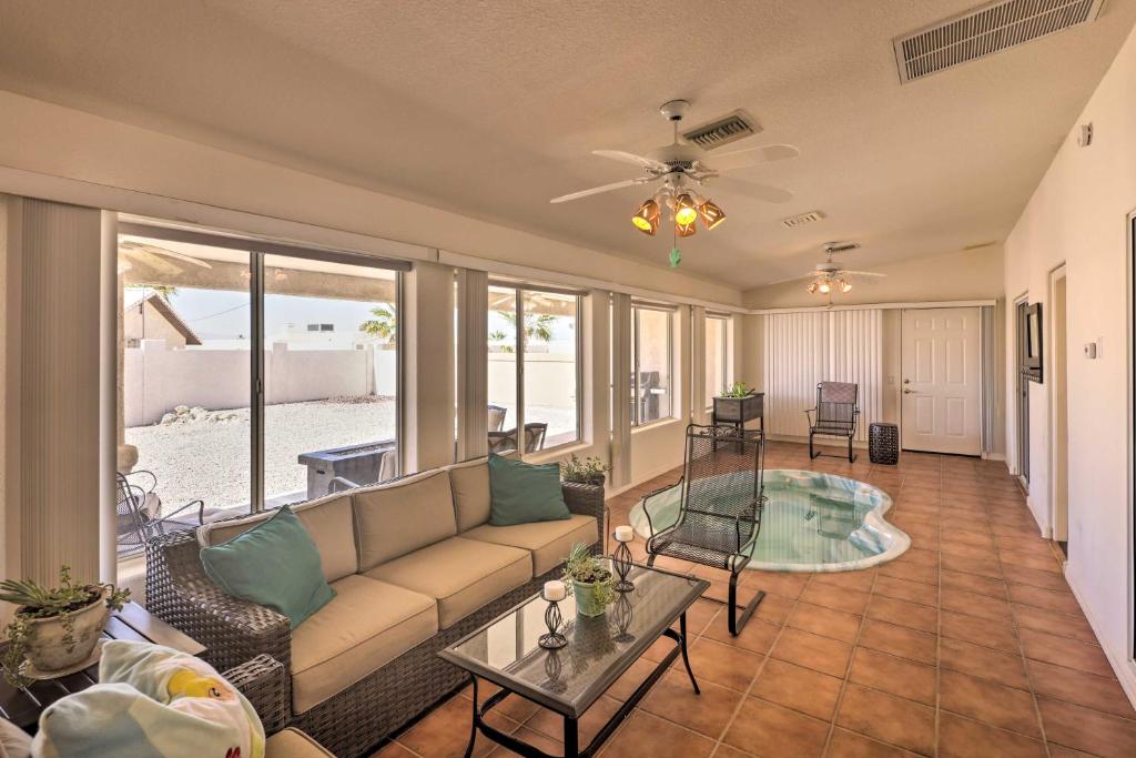 Beautiful Havasu Retreat with Hot Tub, Pet Friendly!, Lake Havasu City