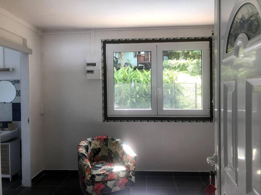 Foto sihtkohas Saint-Joseph asuva majutusasutuse Studio cosy avec piscine galeriist