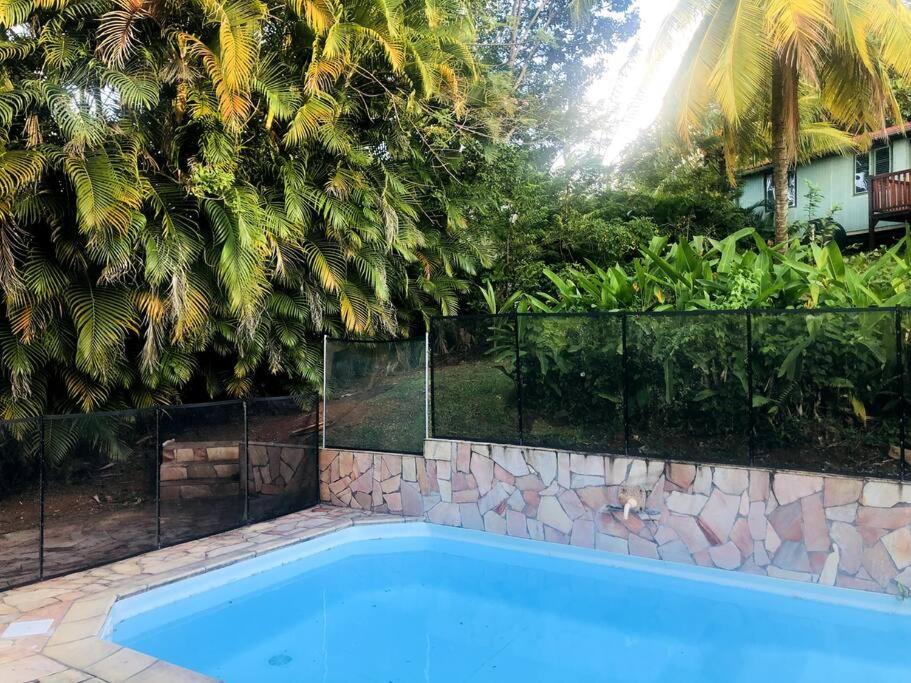 Bassein majutusasutuses Studio cosy avec piscine või selle lähedal