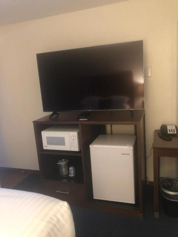 TV a/nebo společenská místnost v ubytování Red Lion Inn and Suites La Pine, Oregon