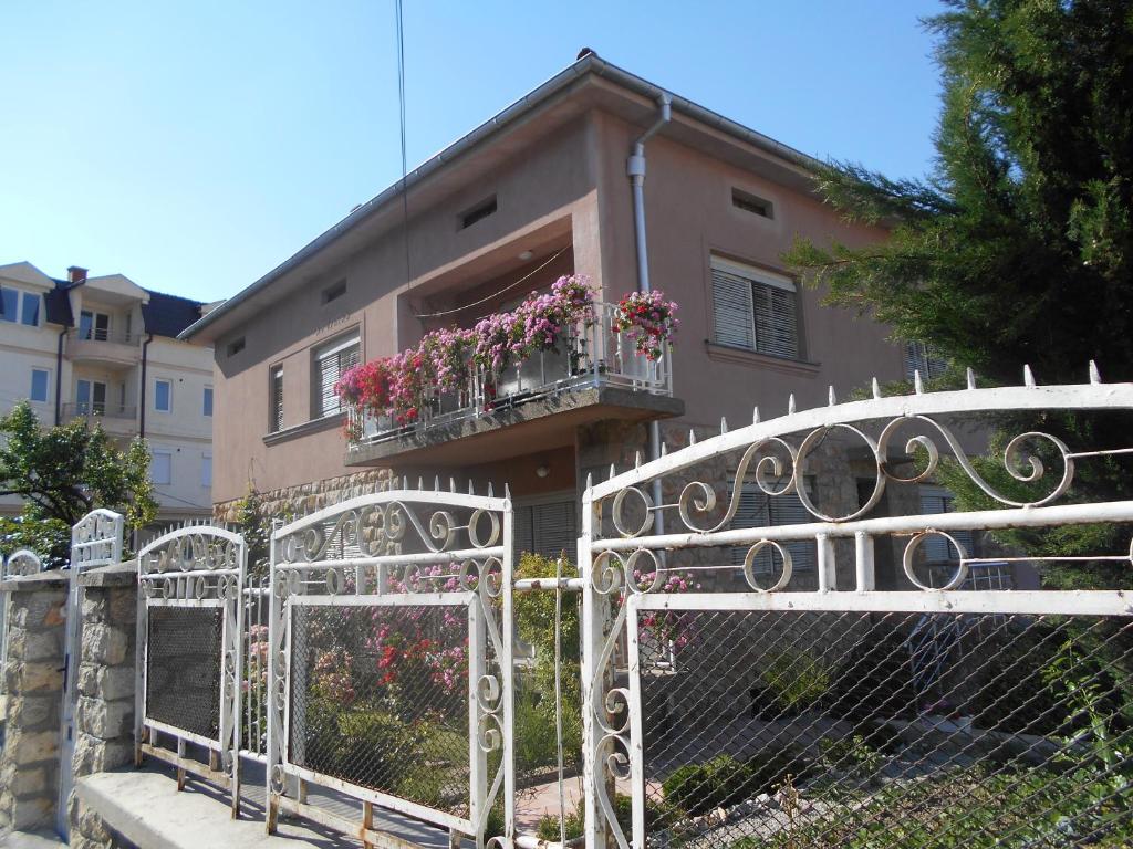 Adzija House