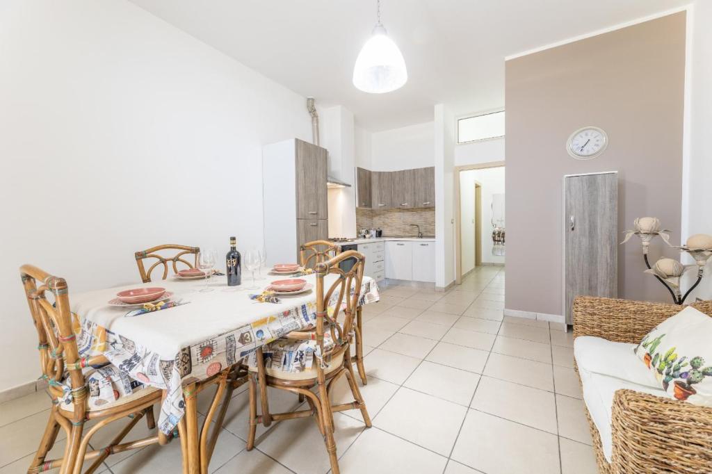Appartamenti Beach & Friends - case vacanza a 250m dalle spiagge sabbiose - Appartement - Rez-de-chaussée