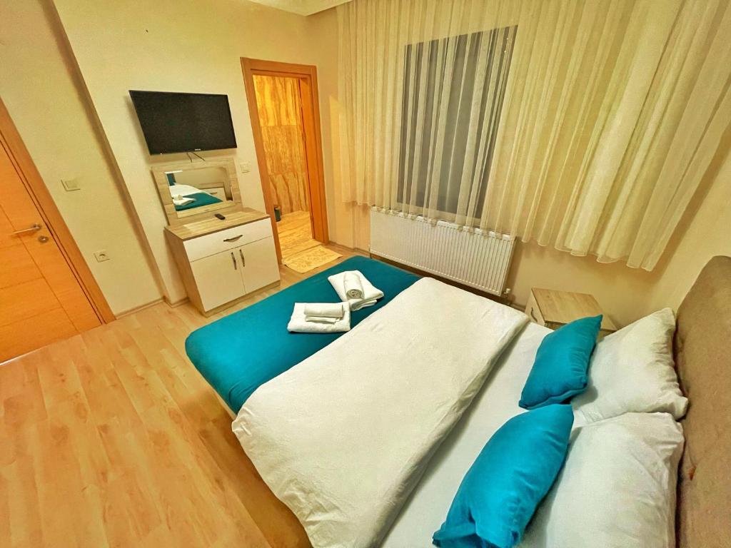Şahin Apart - Two-Bedroom Apartment With Balcony And Lake View