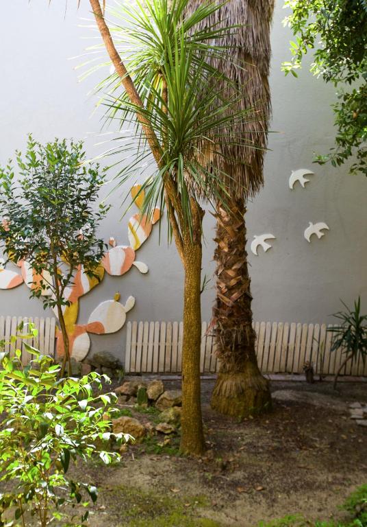 Vonkajšia záhrada v ubytovaní Ammon Garden Hotel