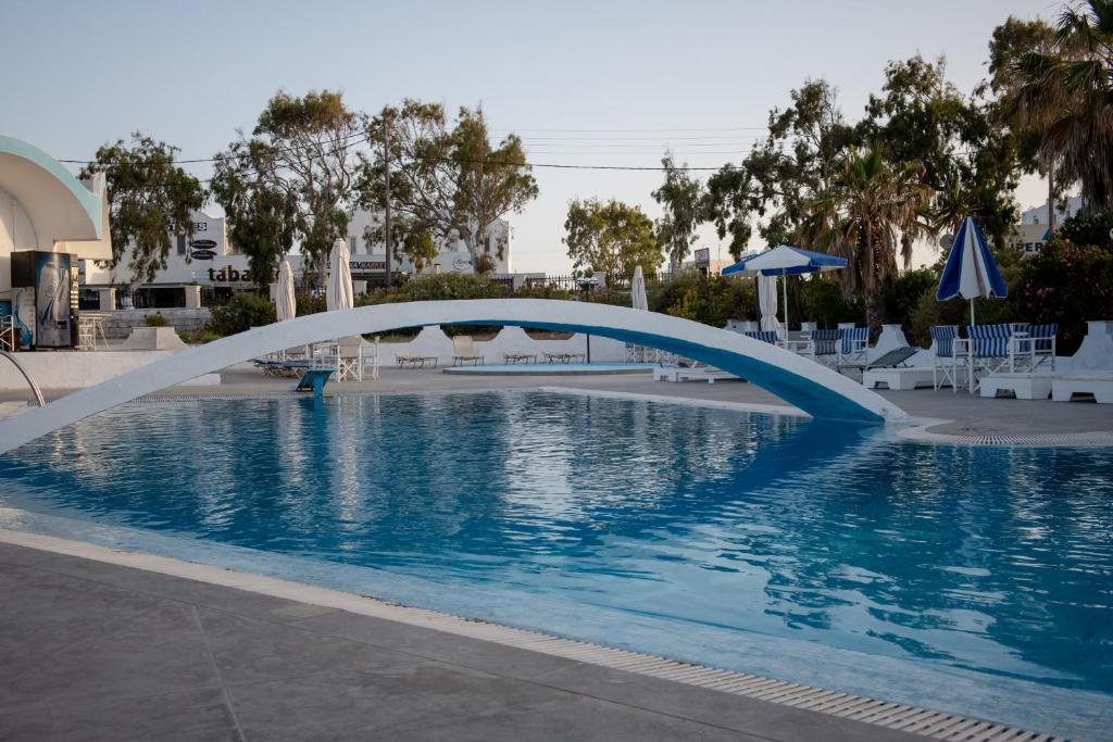 Bazén v ubytování The F Suites nebo v jeho okolí