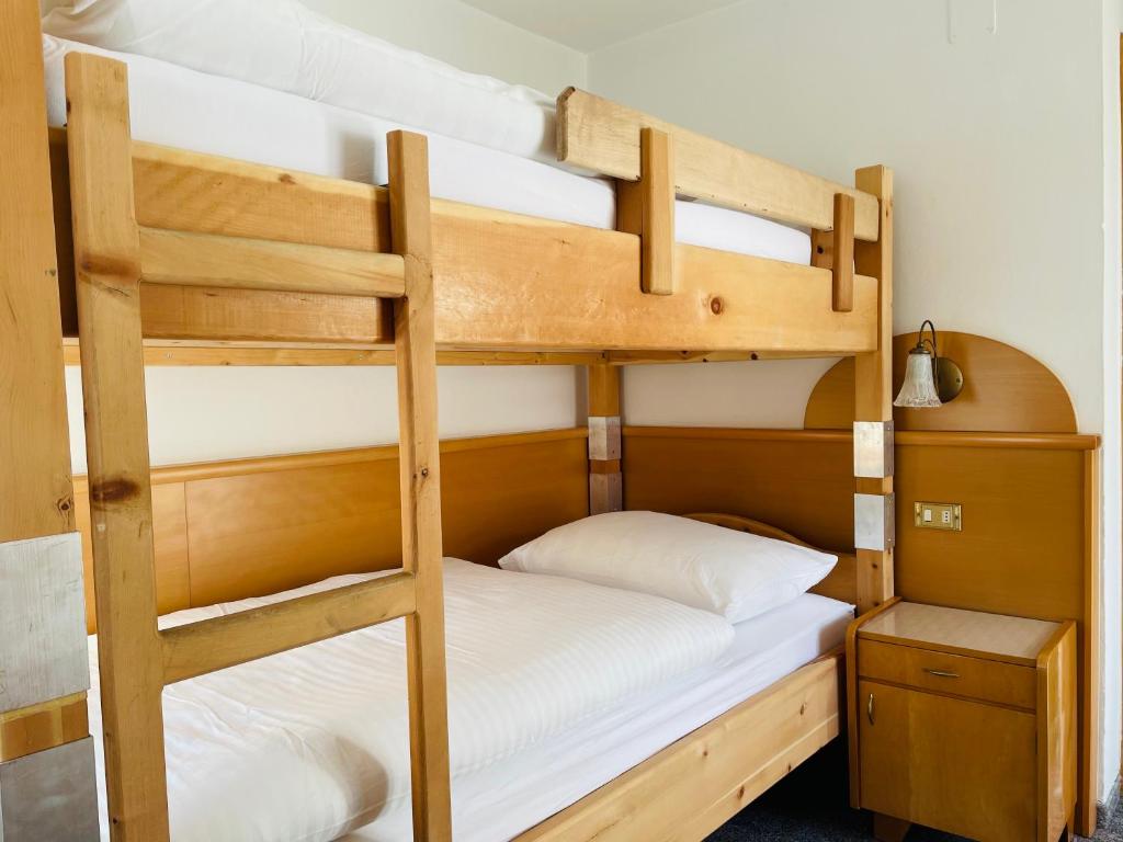 Glacier Rock guesthouse - Dwin Room