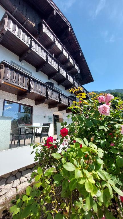 Balkón nebo terasa v ubytování Hotel Seerose Wolfgangsee