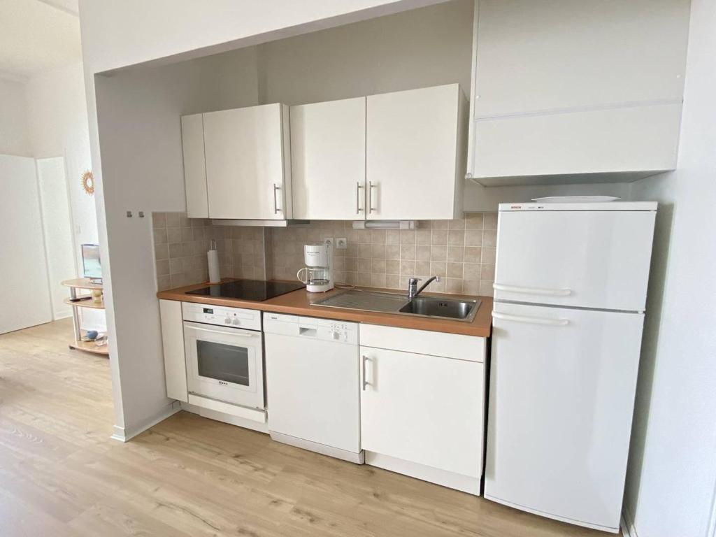 Appartement 2ch, vue mer, plage à 200m, parking, Trégastel - FR-1-368-131 - Apartment (4 Adults)