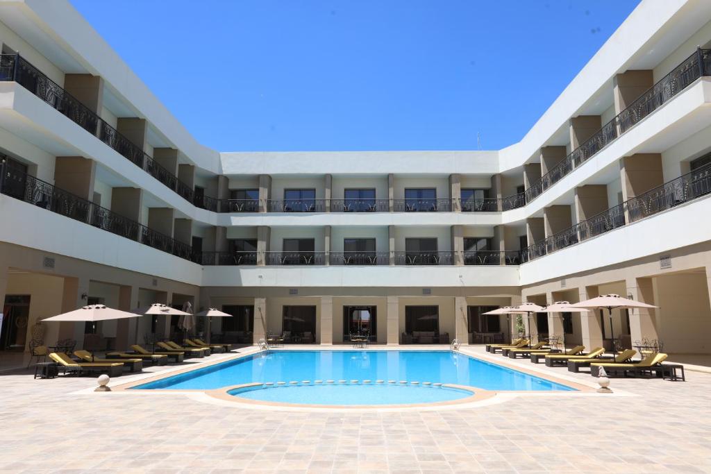 Bazén v ubytování Z Hotel Meknes nebo v jeho okolí