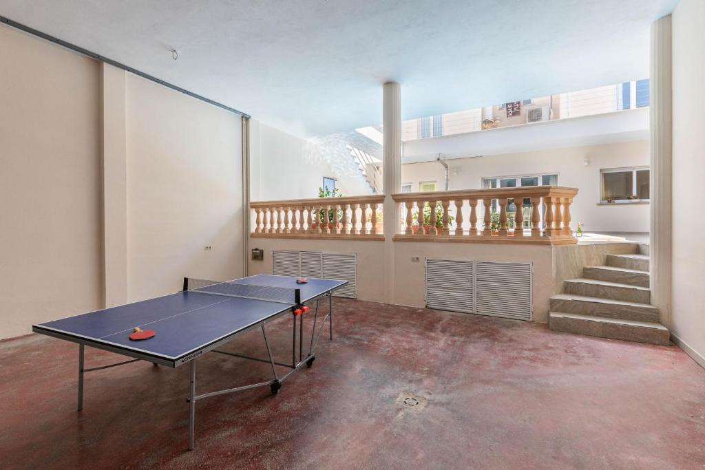 Stolní tenis v ubytování YourHouse Villa Marian nebo okolí