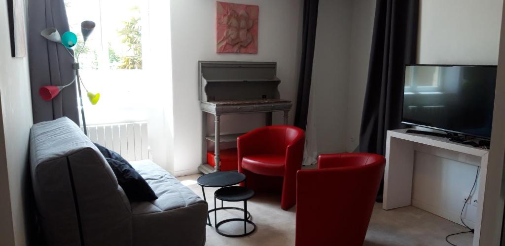 Triplex tout confort, plein centre ville Bauge en Anjou - Appartement De Deux Chambres