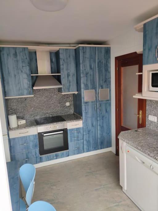 Kuchyň nebo kuchyňský kout v ubytování Casa amplia y luminosa cerca de Pamplona - Izarren Etxea