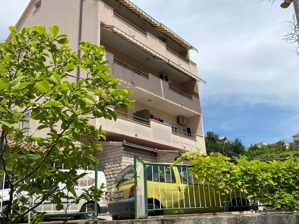 Attractive High Quality Friendly Apartment