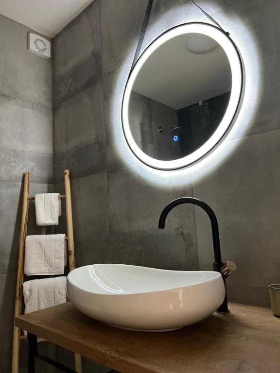 Łazienka w obiekcie Apartmani CUBE A