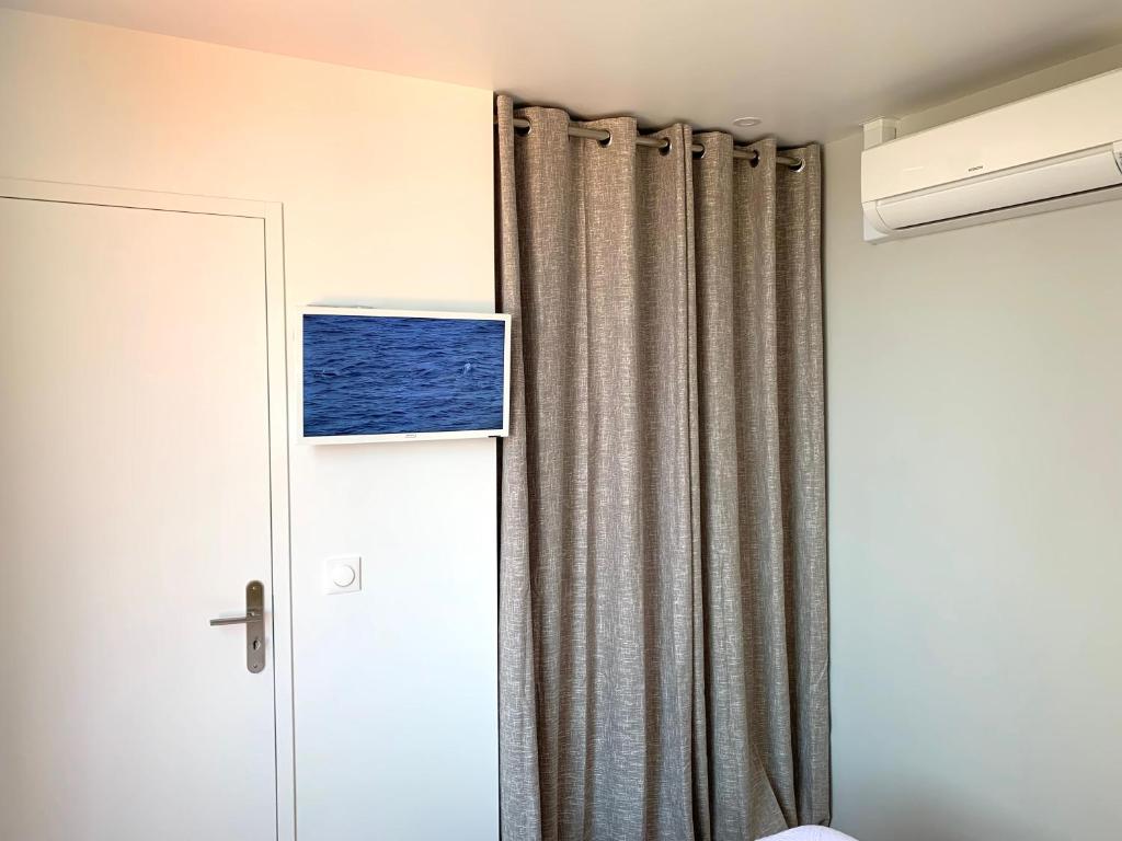 Élégant appartement T2 en 1ère ligne de l'Étang de Thau avec terrasse - Cures et vacances - Apartamento De Una Habitación