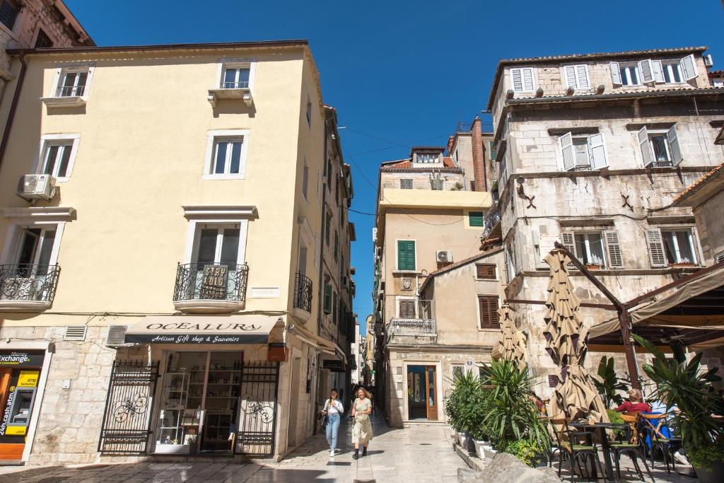 Dolce Vita Apartments - 11