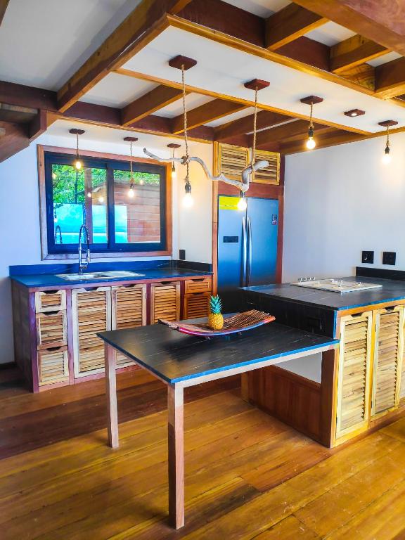 Stolní tenis v ubytování Bahia Coral Lodge nebo okolí