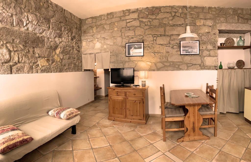 Casa Cruda a Carloforte - Spazioso Appartamento con BBQ