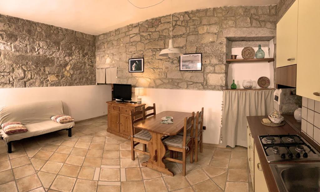 Casa Cruda a Carloforte - Spazioso Appartamento con BBQ