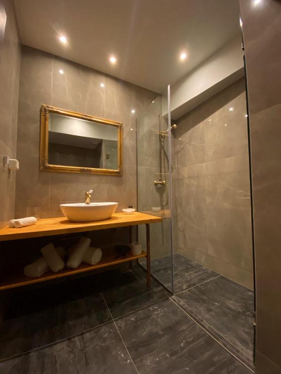 S.Nikolis' Historic Boutique Hotel - 10