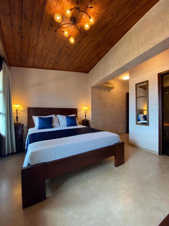 S.Nikolis' Historic Boutique Hotel - 8