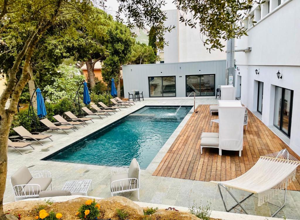 Bazén v ubytování Best Western Hotel Casa Bianca, Piscine Intérieure et Extérieure nebo v jeho okolí