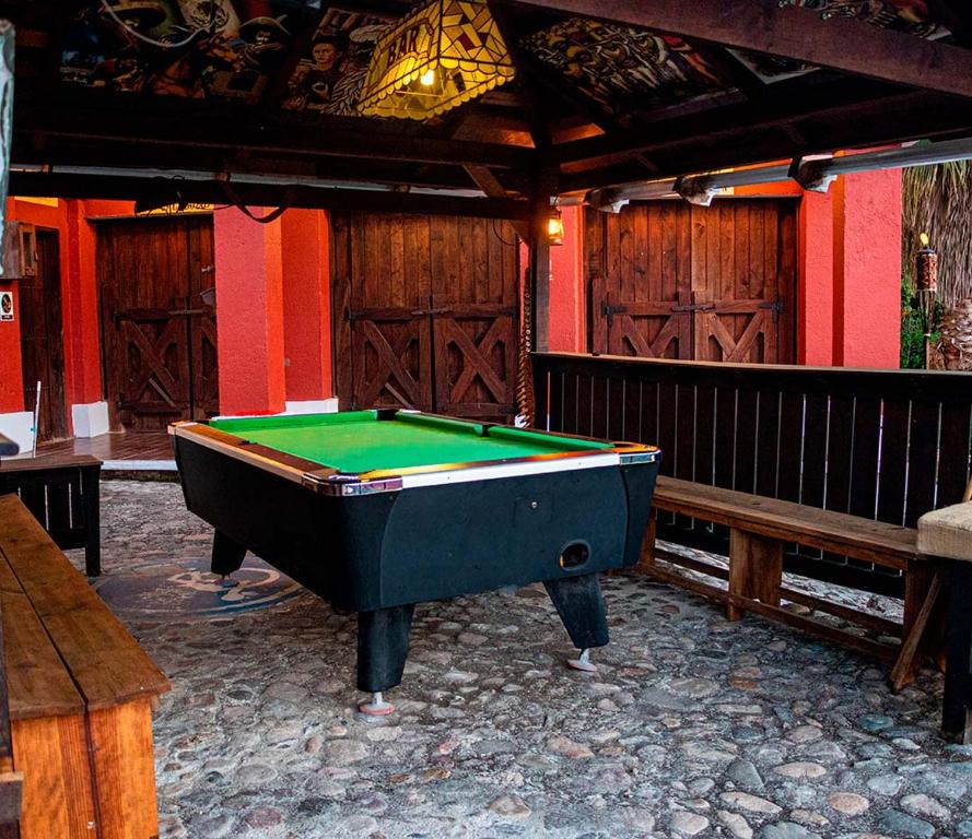 Biliár nebo kulečník v ubytování Hotel Boutique Hacienda Caudillos