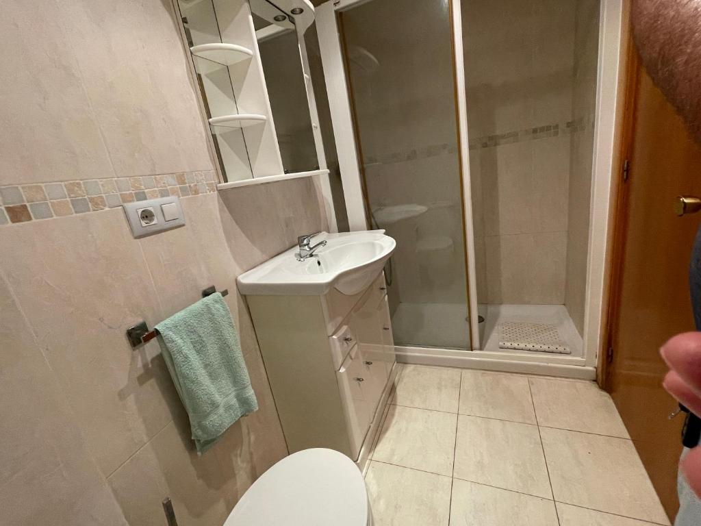 A bathroom at Myhost la Dorada frente al mar