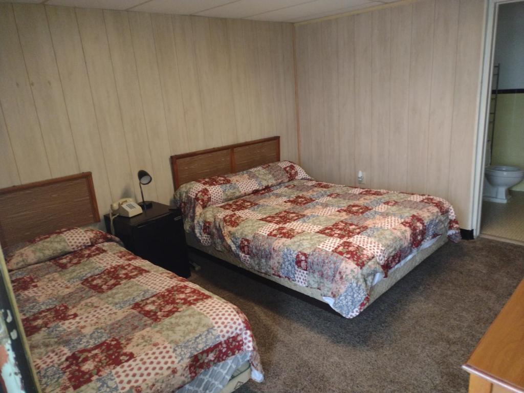 Davis Motel photo
