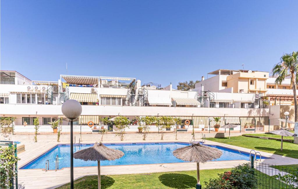 Bazén v ubytovaní Beautiful Apartment In Benalmádena alebo v jeho blízkosti