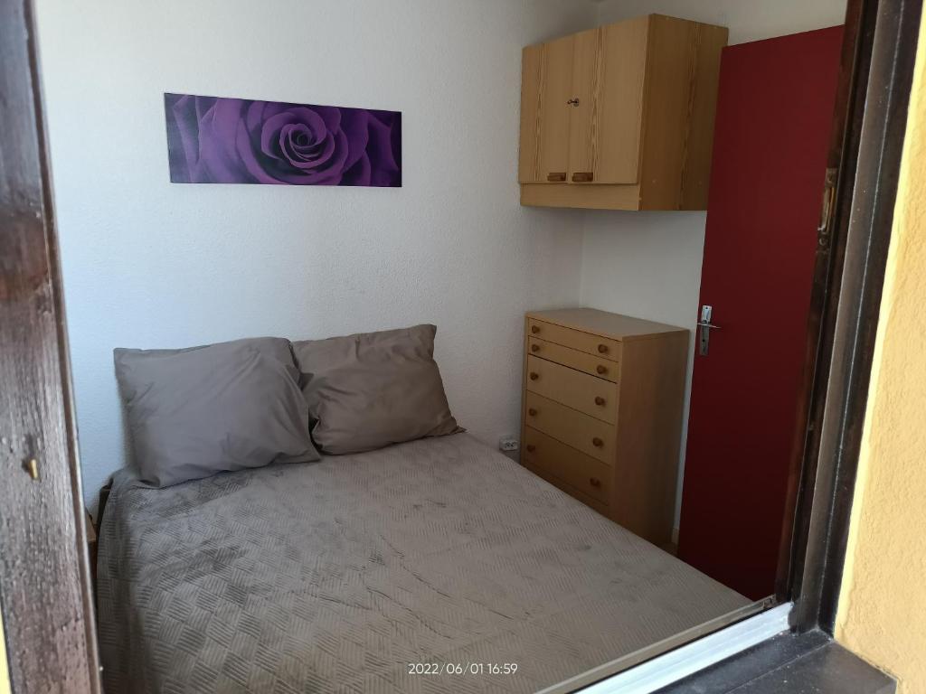 Posteľ alebo postele v izbe v ubytovaní St Pierre La Mer,Appartement T2 en residence calme