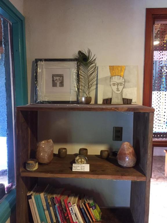 A biblioteca desta casa de hóspedes
