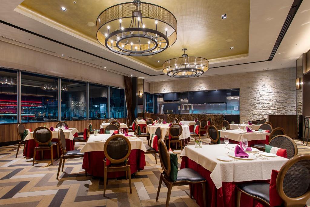 Restaurace v ubytování Hotel Monterey Himeji
