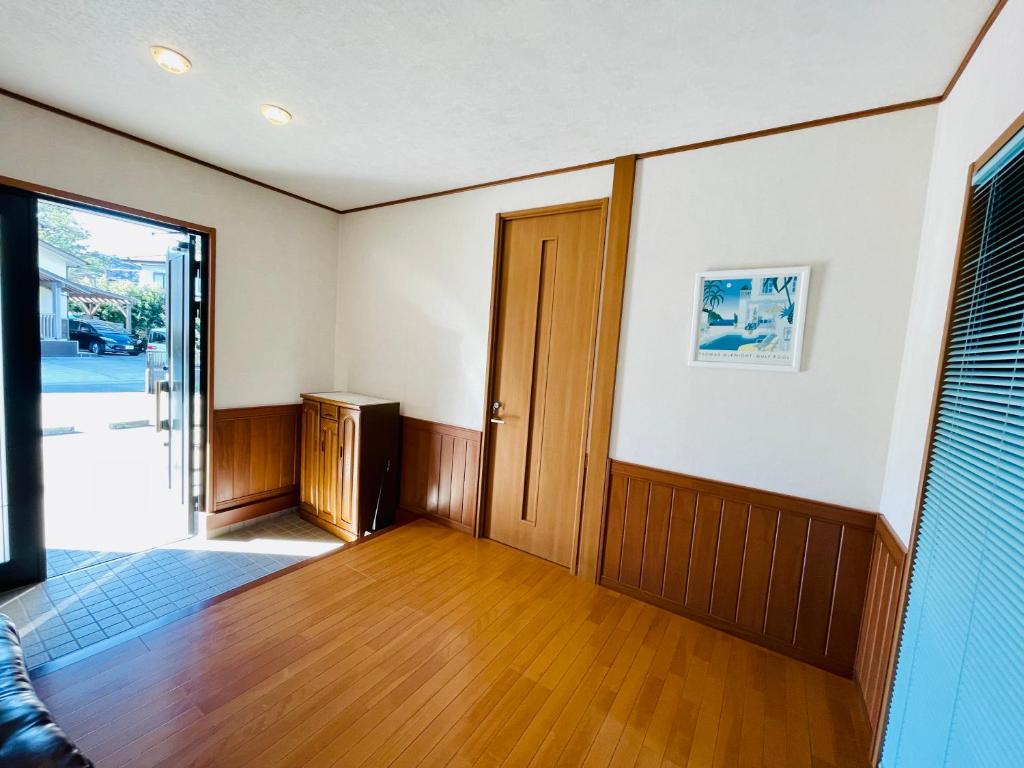 Posezení v ubytování 弓ヶ浜海水浴場徒歩1分! 一棟貸別荘! Yumigahama Beach House & BBQ!