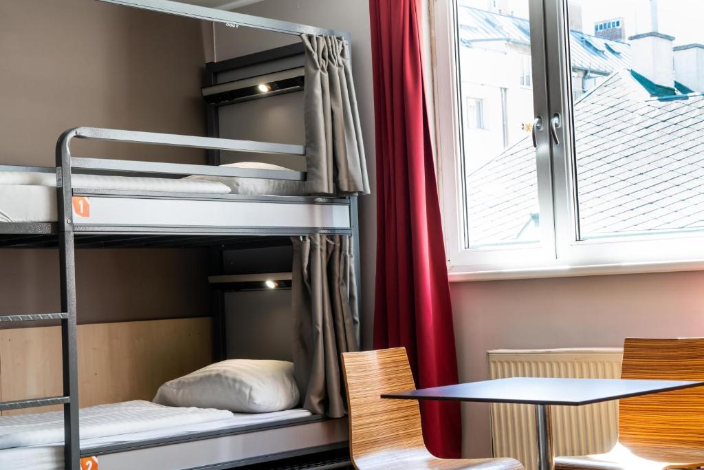 St Christopher's Vienna - 6-Bed Mixed Dormitory Room