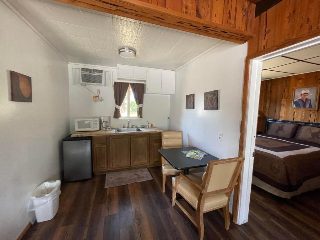 Riverfront Lodging photo