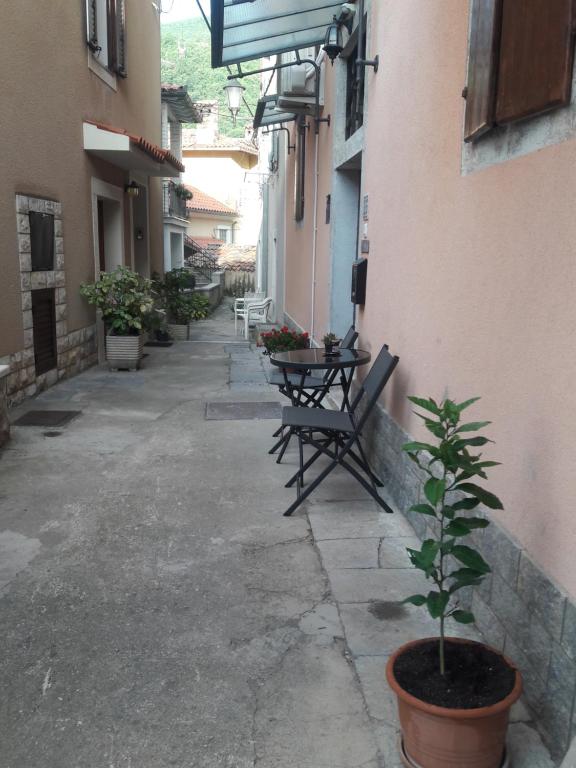 Budova, v ktorej sa apartmán nachádza