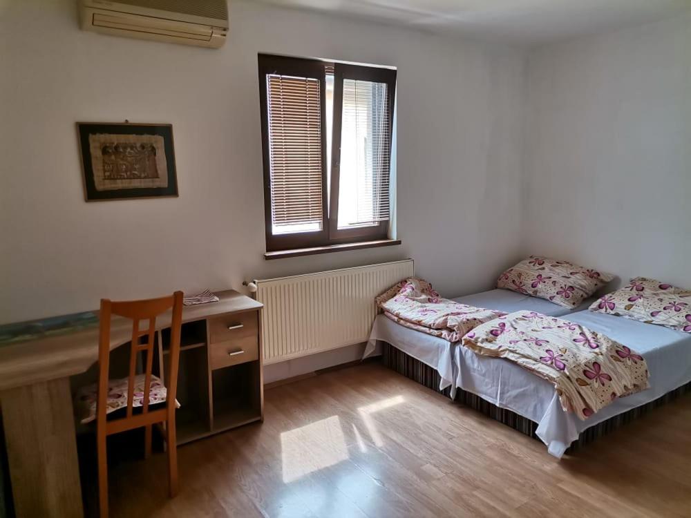 Postel nebo postele na pokoji v ubytování Anh' private rooms for tourist
