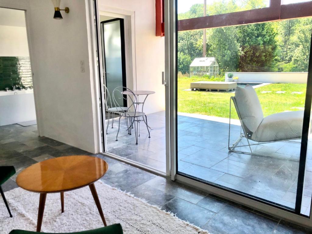 Balkon lub taras w obiekcie L'adret du bois