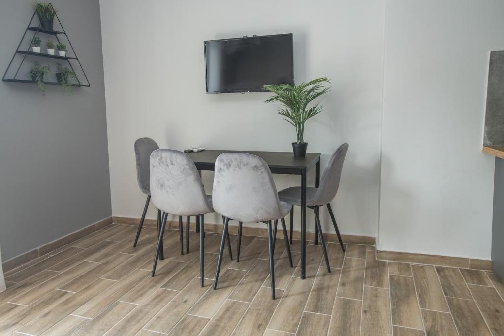 Raise Averof Serviced Apartments - 11