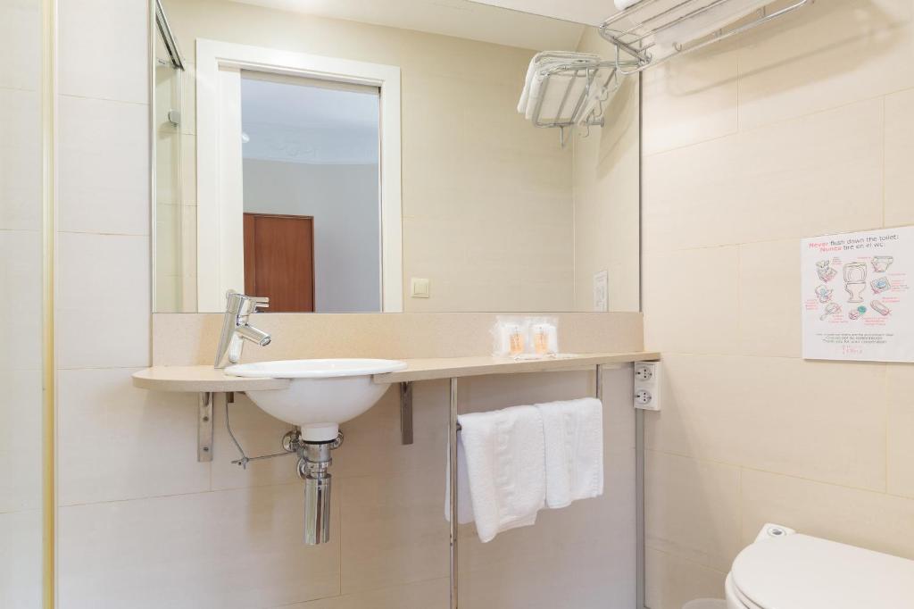 Hostal Oliva - Habitación Doble Con Vistas A La Ciudad