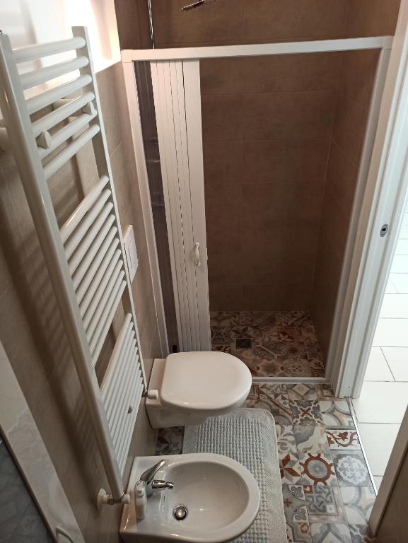 A bathroom at vistafaro55