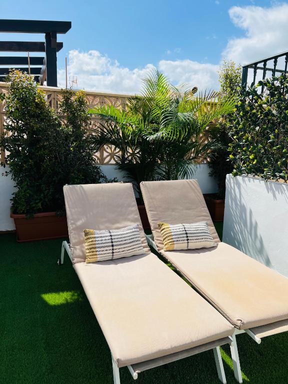 Vonkajšia záhrada v ubytovaní M&G ACQUA Private Pool