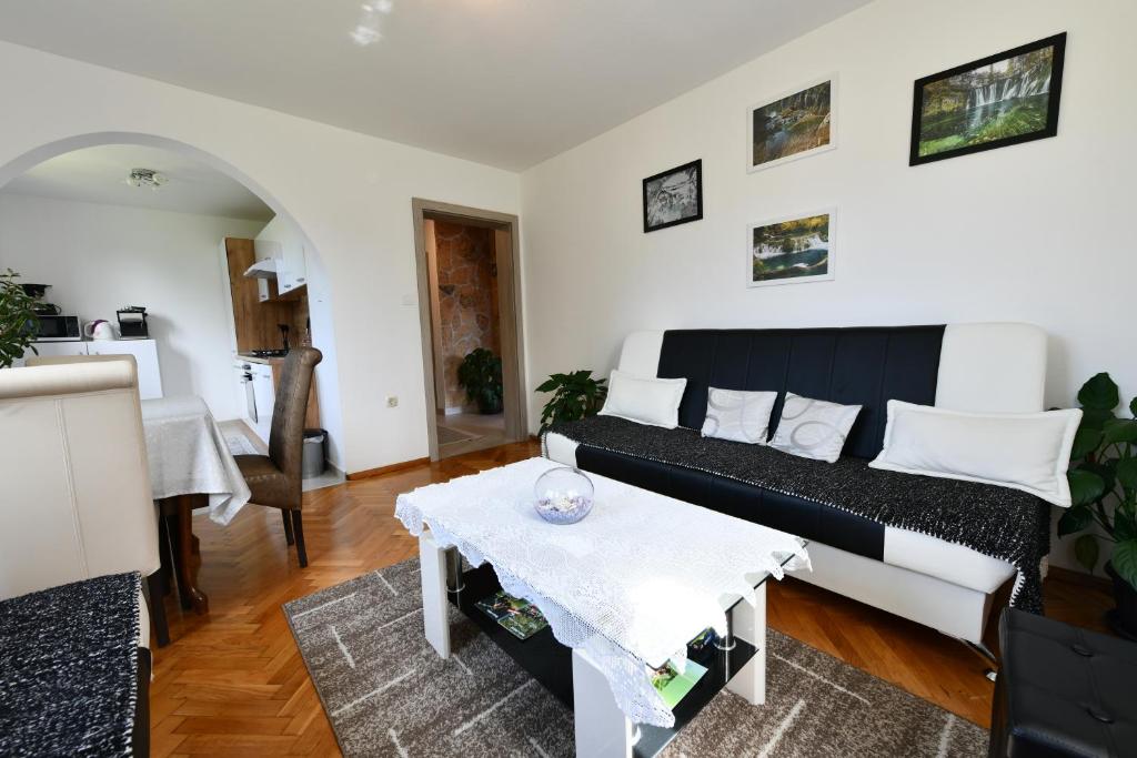 Posedenie v ubytovaní Apartment Mlađen