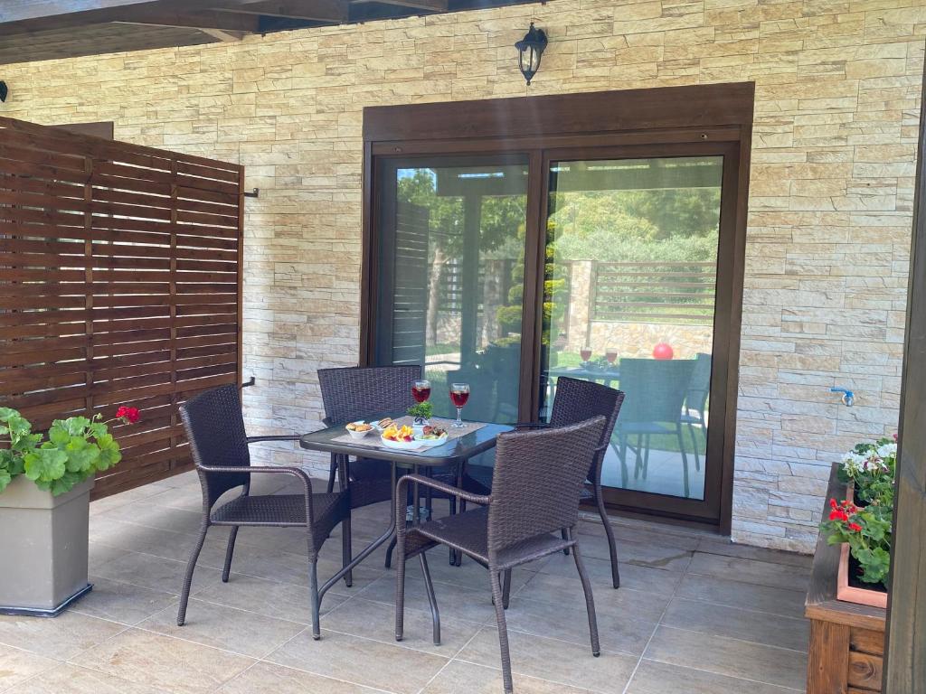 Patio nebo venkovní prostory v ubytování Aelia Studios
