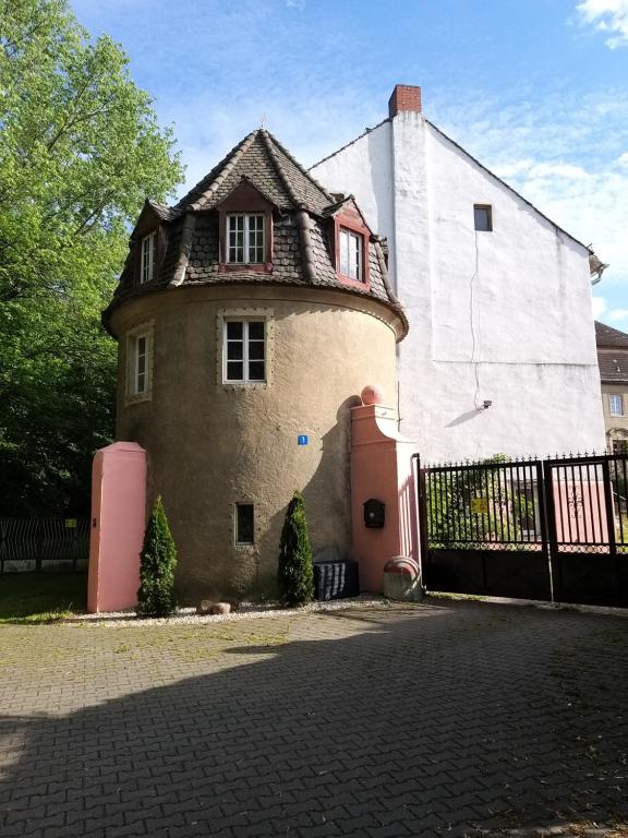 Budova, kde se aparthotel nachází