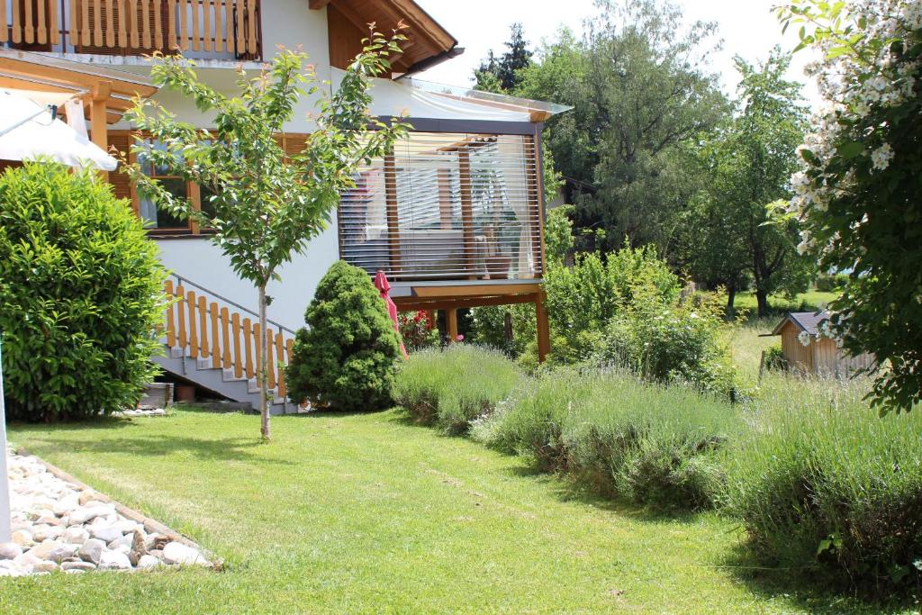 Vonkajšia záhrada v ubytovaní Ferienhaus Familie Zimmermann