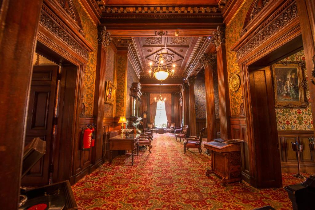 Macdonald Norwood Hall Hotel - Resim 19