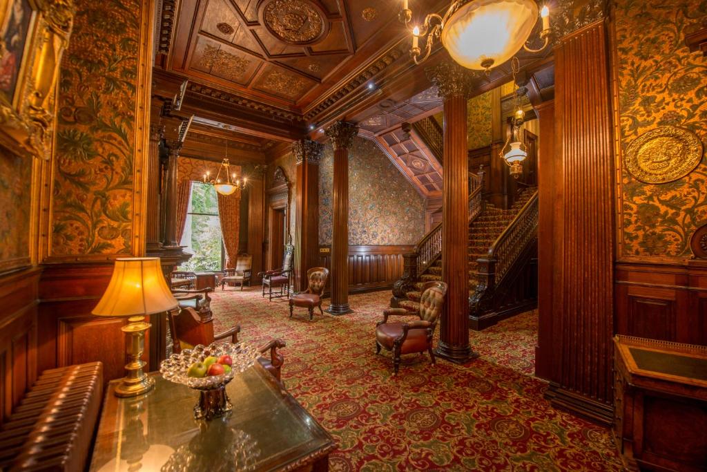 Macdonald Norwood Hall Hotel - Resim 18